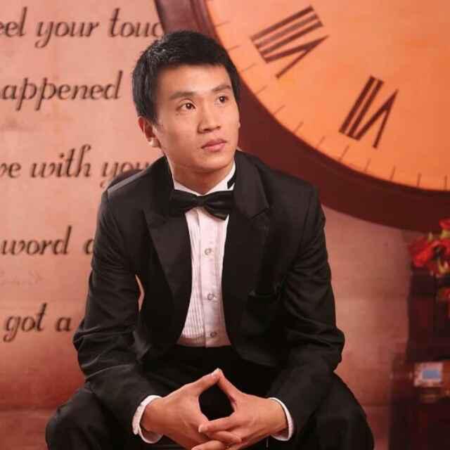 《社群营销这样玩最赚钱》作者，培训师秦绪文个人简介